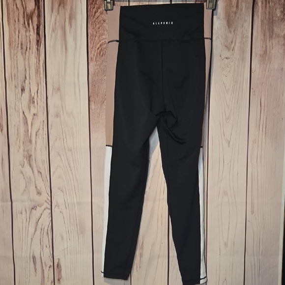 ALLFENIX High-Waisted Colorblock Leggings Size Medium - Picture 8 of 10